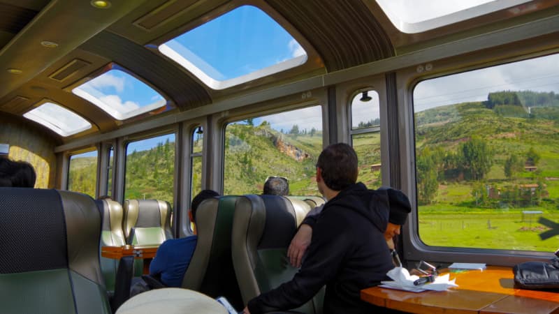 Tren Panoramico hacia Machu Picchu