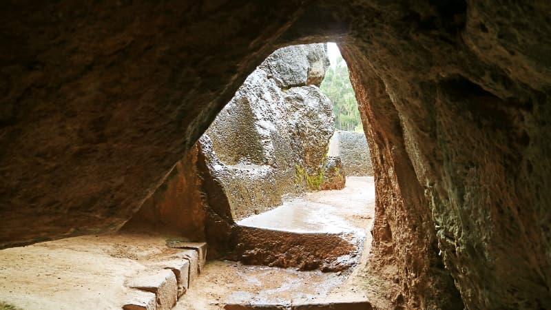 Rocas ceremoniales en Q'enqo