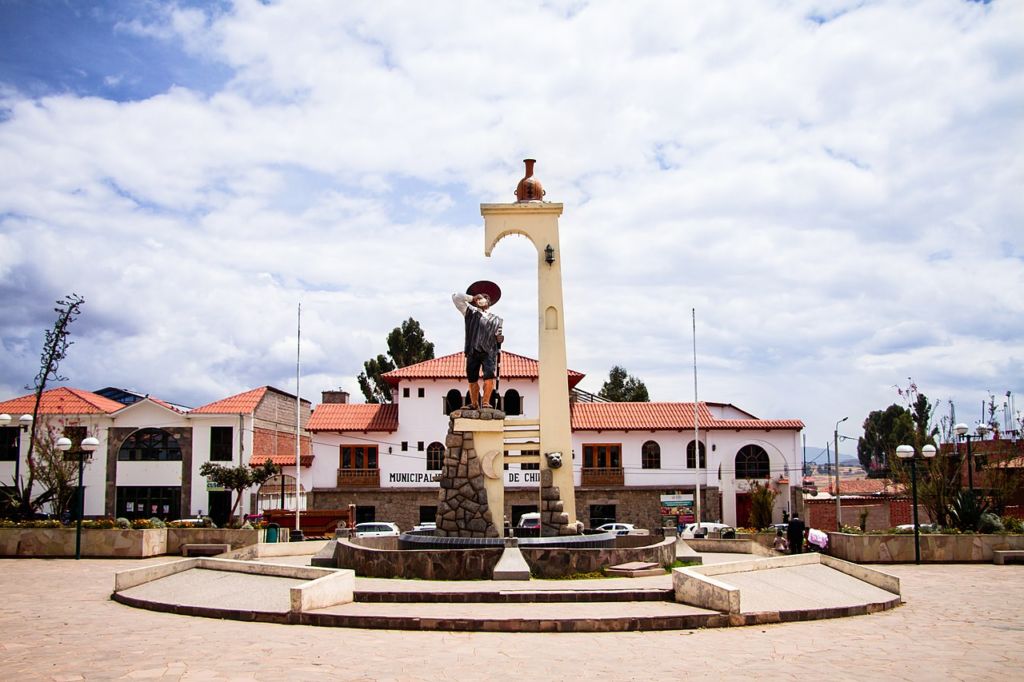 Plaza principal de Chincheros